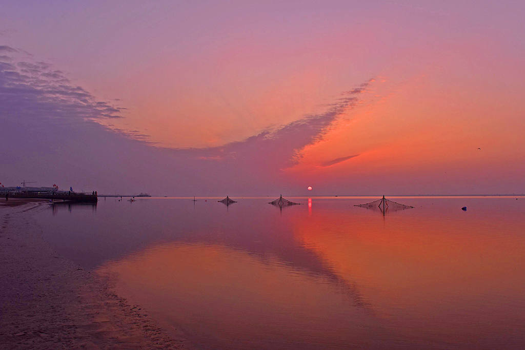 中秋节晨景 渤海湾朝霞